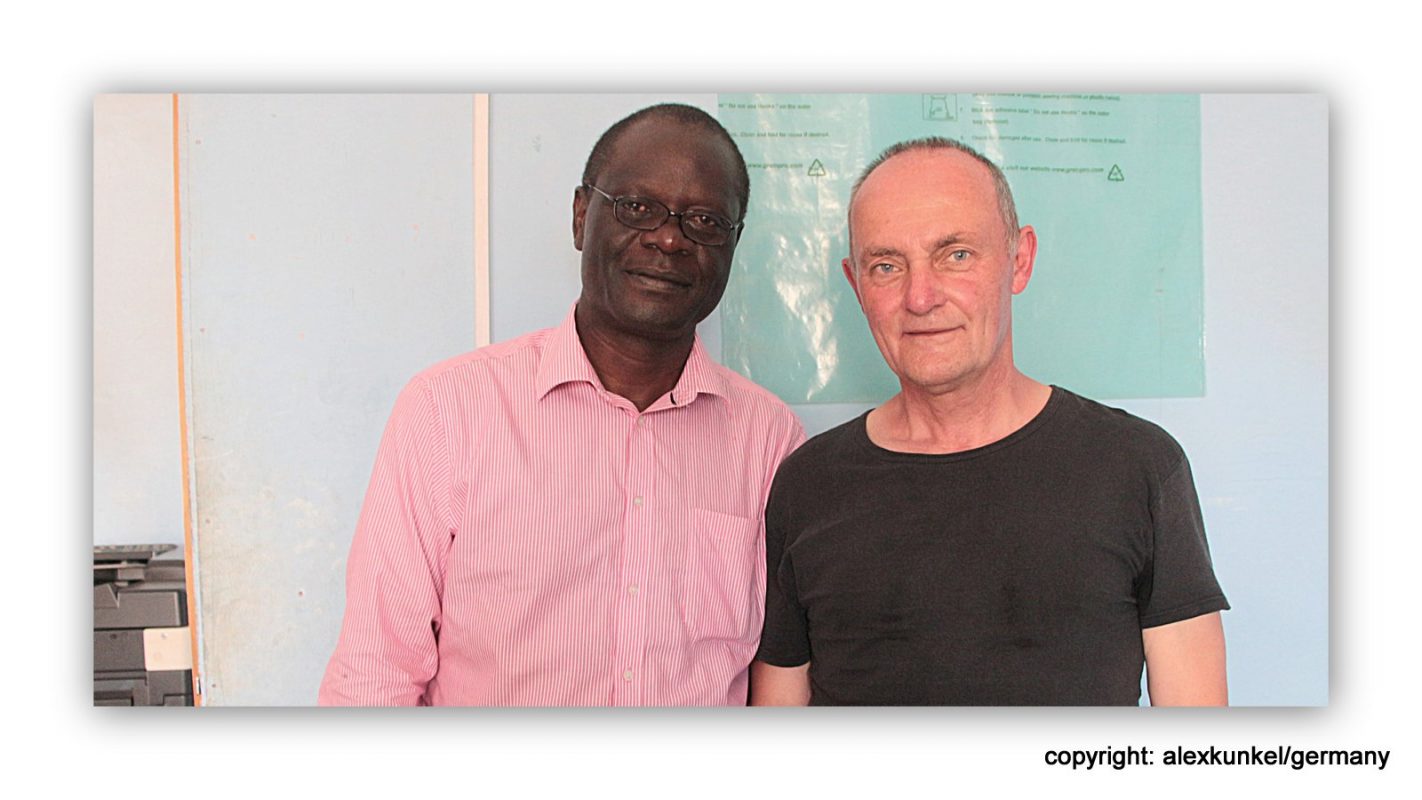 Willington Wamayeye und Alex Kunkel im Büro von Gumutindo 2013